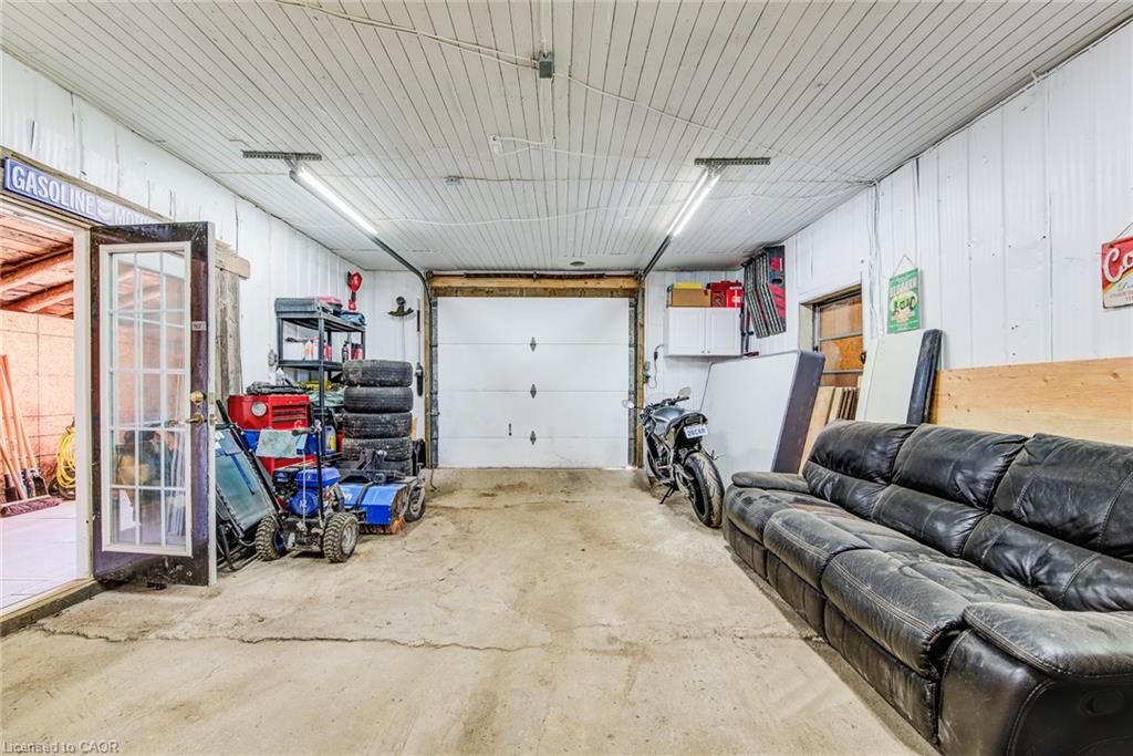 14 Maddison Street E Property Photo 29