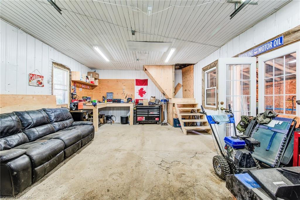 14 Maddison Street E Property Photo 30