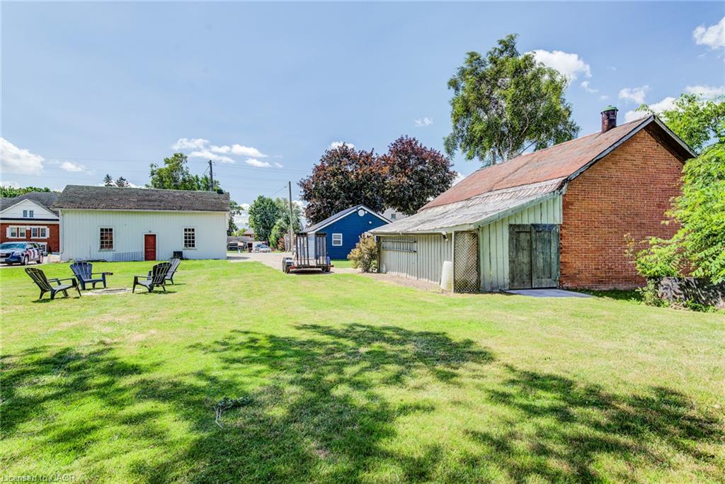 14 Maddison Street E Property Photo 34