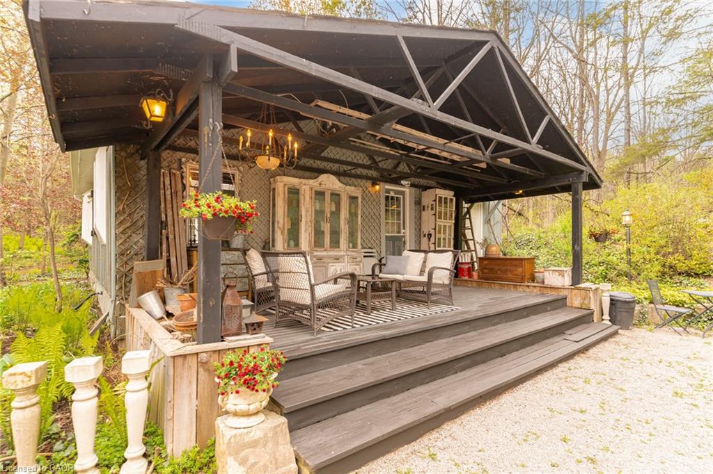 1097 Mineral Springs Road Property Photo 3