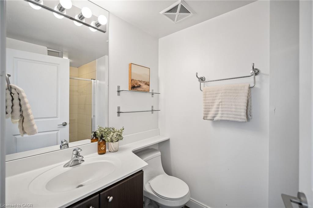 2802-50 Absolute Avenue Property Photo 36