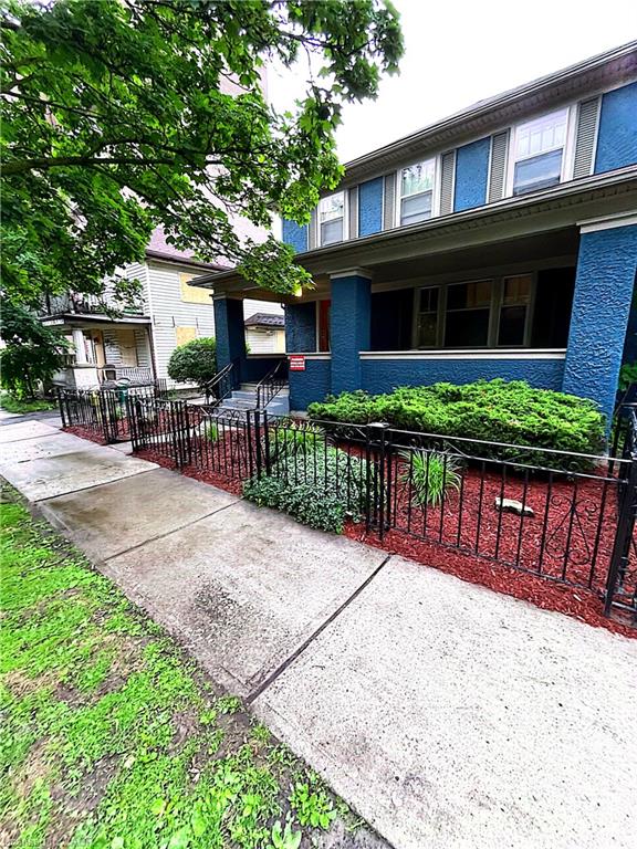 8 Centre Street Property Photo 1