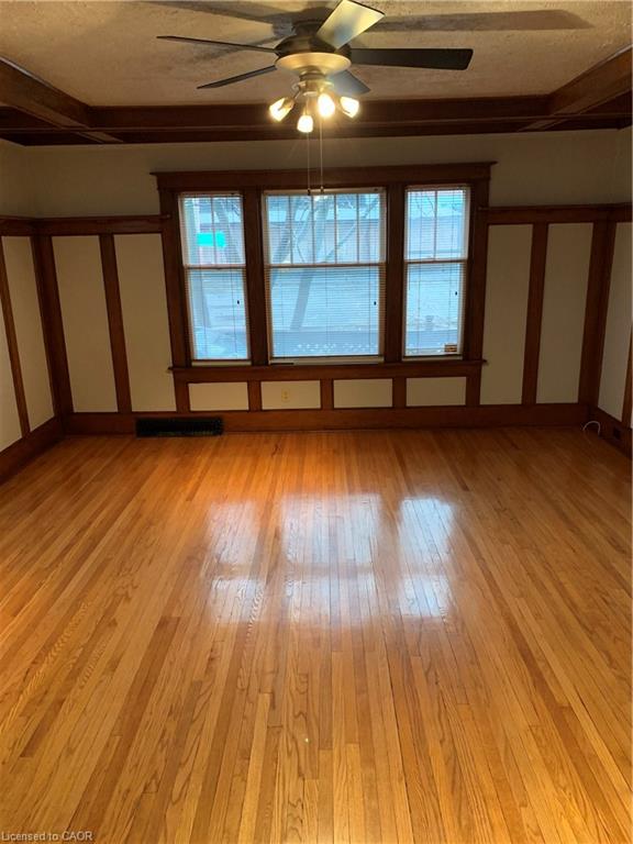 8 Centre Street Property Photo 4