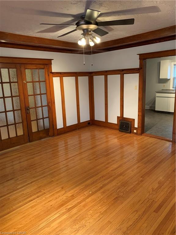 8 Centre Street Property Photo 7