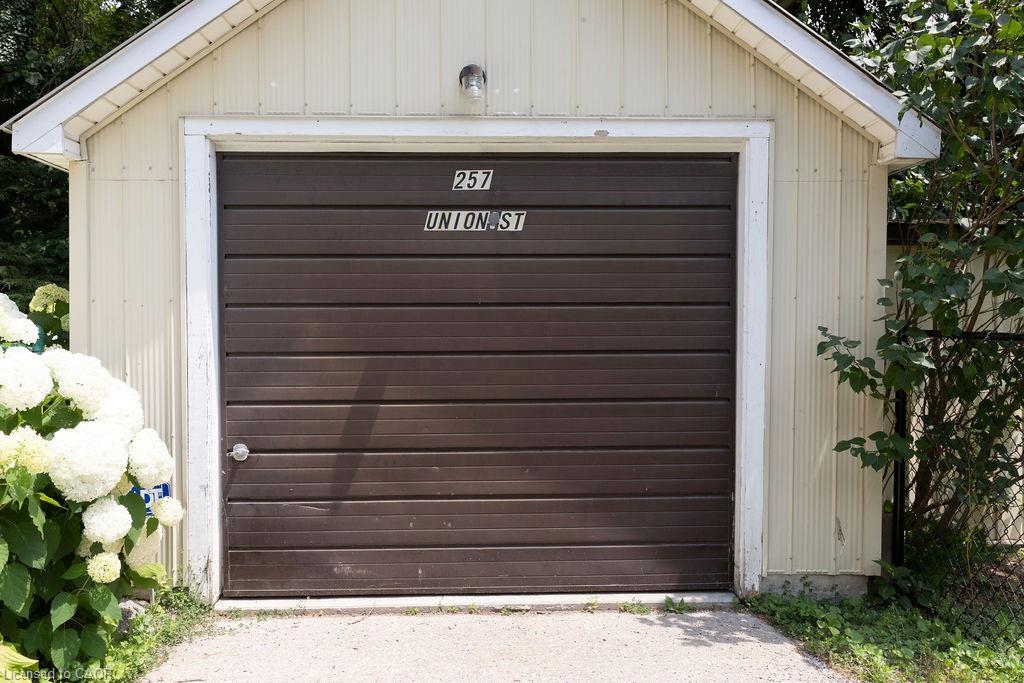 257 Union Street Property Photo 21