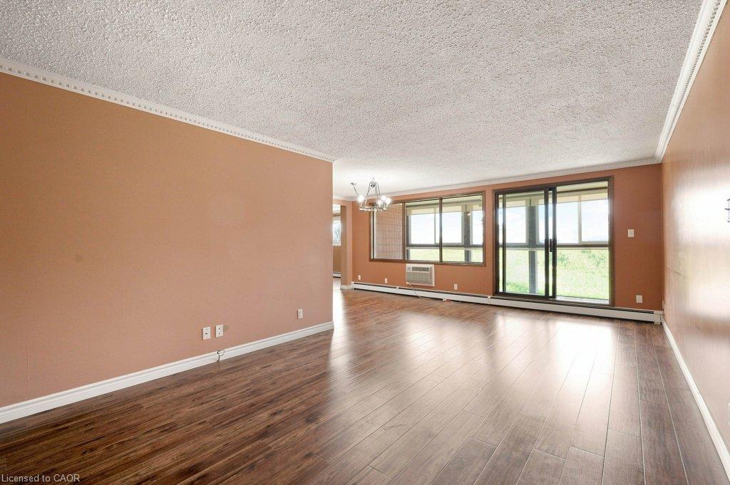406-400 Champlain Boulevard Property Photo 13
