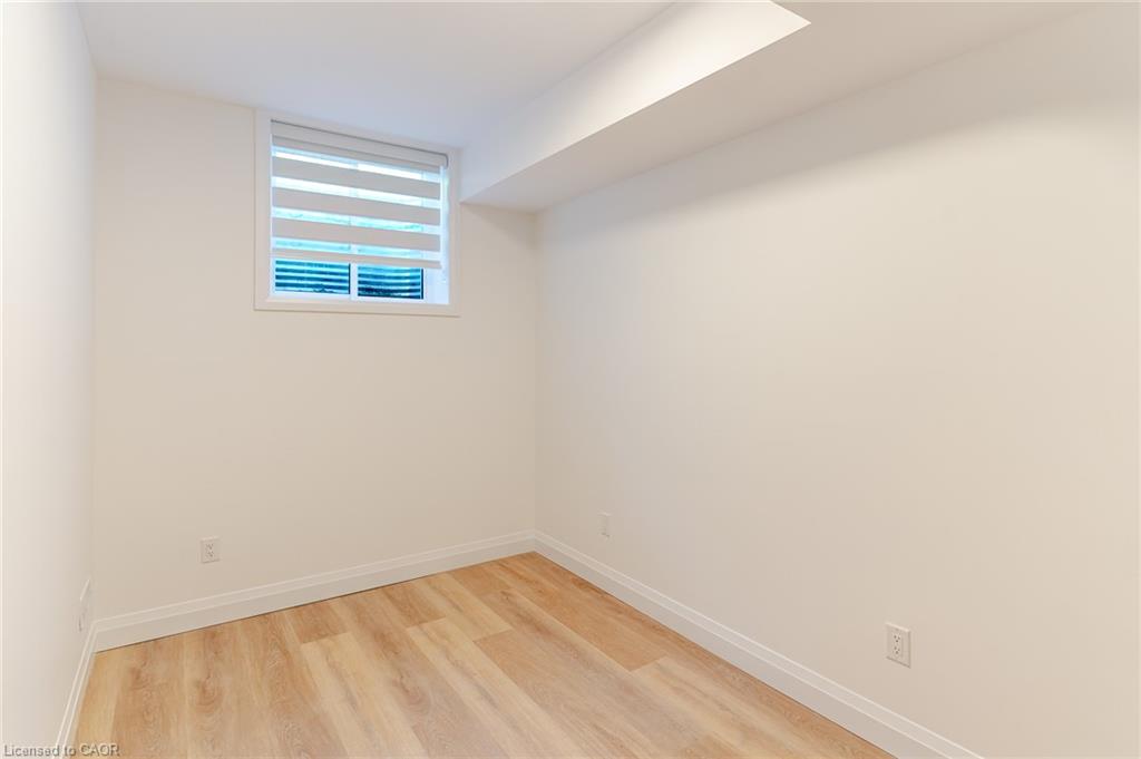 4-825 Stirling Avenue S Property Photo 10