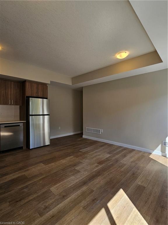 1-729 Dolph Street N Property Photo 6