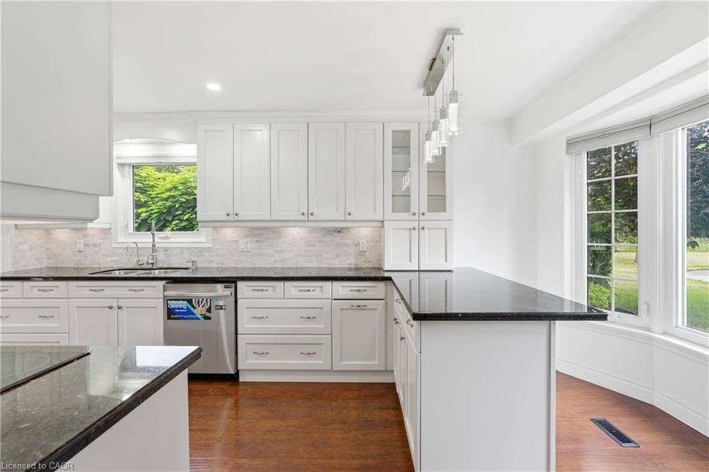 95 Birchpark Drive Property Photo 6
