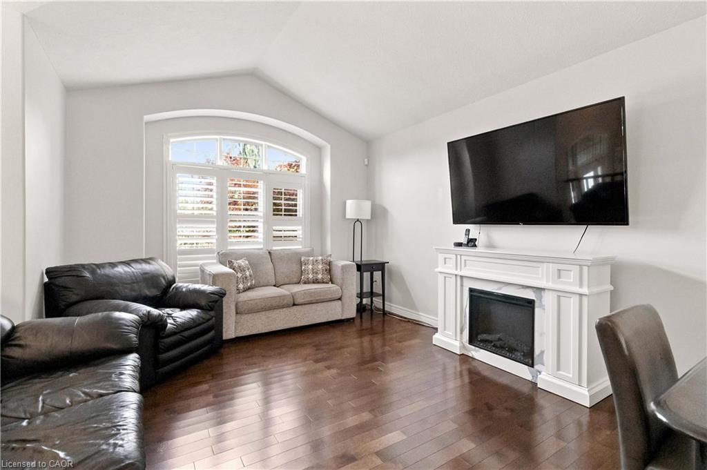 33 Stratford Terrace Property Photo 4