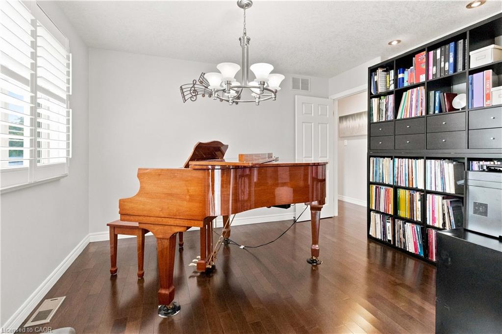 33 Stratford Terrace Property Photo 14