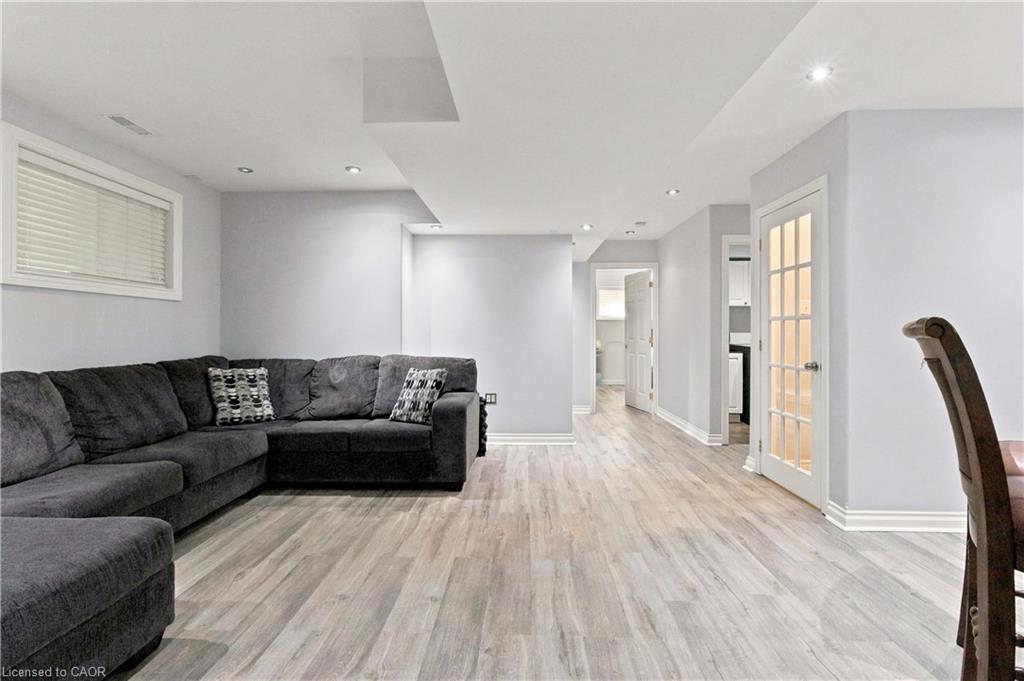 33 Stratford Terrace Property Photo 23
