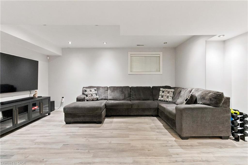 33 Stratford Terrace Property Photo 24