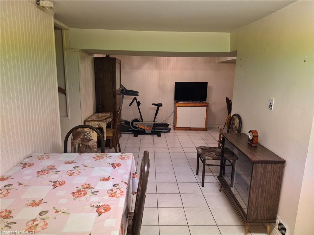 11 Fassett Avenue Property Photo 24