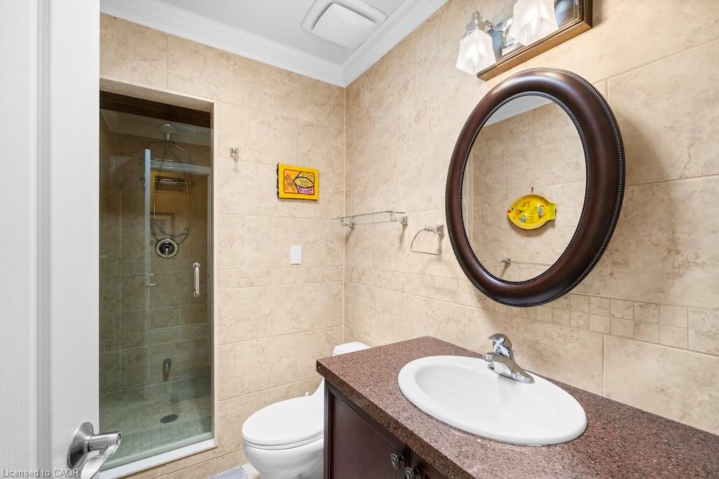 583 Stephens Crescent Property Photo 18