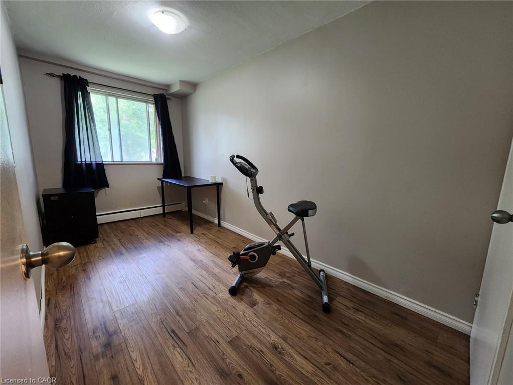 6-689 Barber Avenue N Property Photo 14