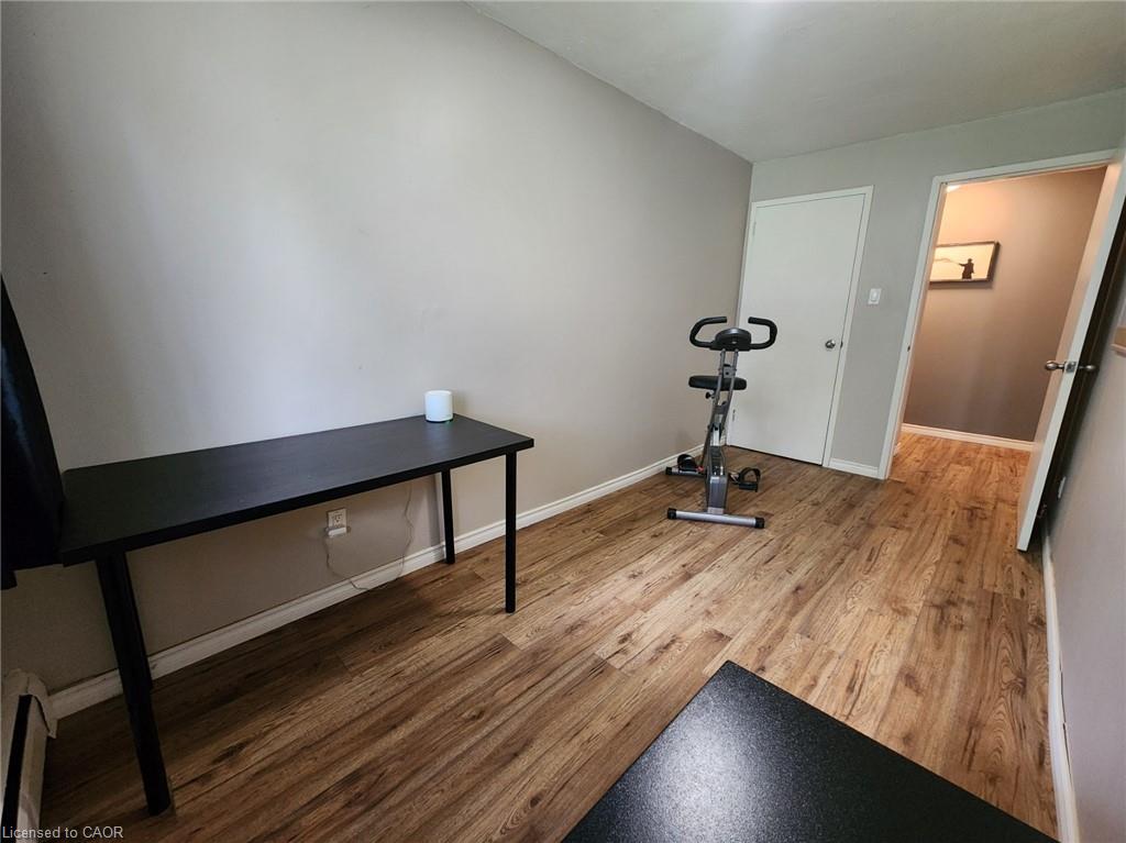 6-689 Barber Avenue N Property Photo 16