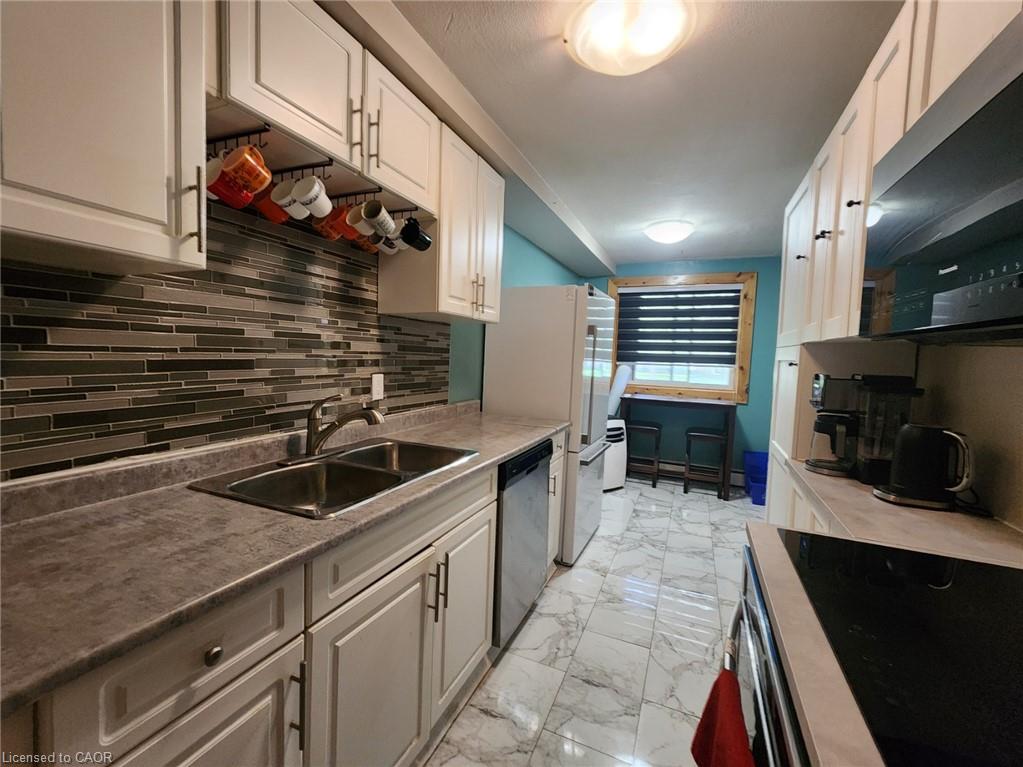 6-689 Barber Avenue N Property Photo 19