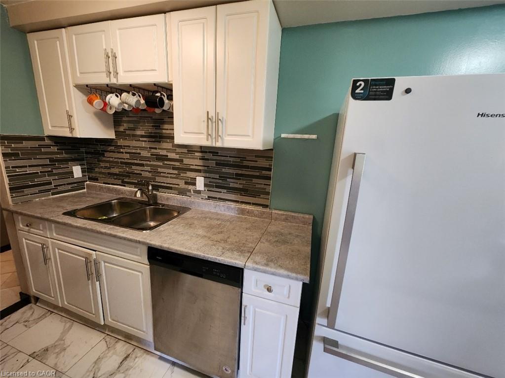 6-689 Barber Avenue N Property Photo 22