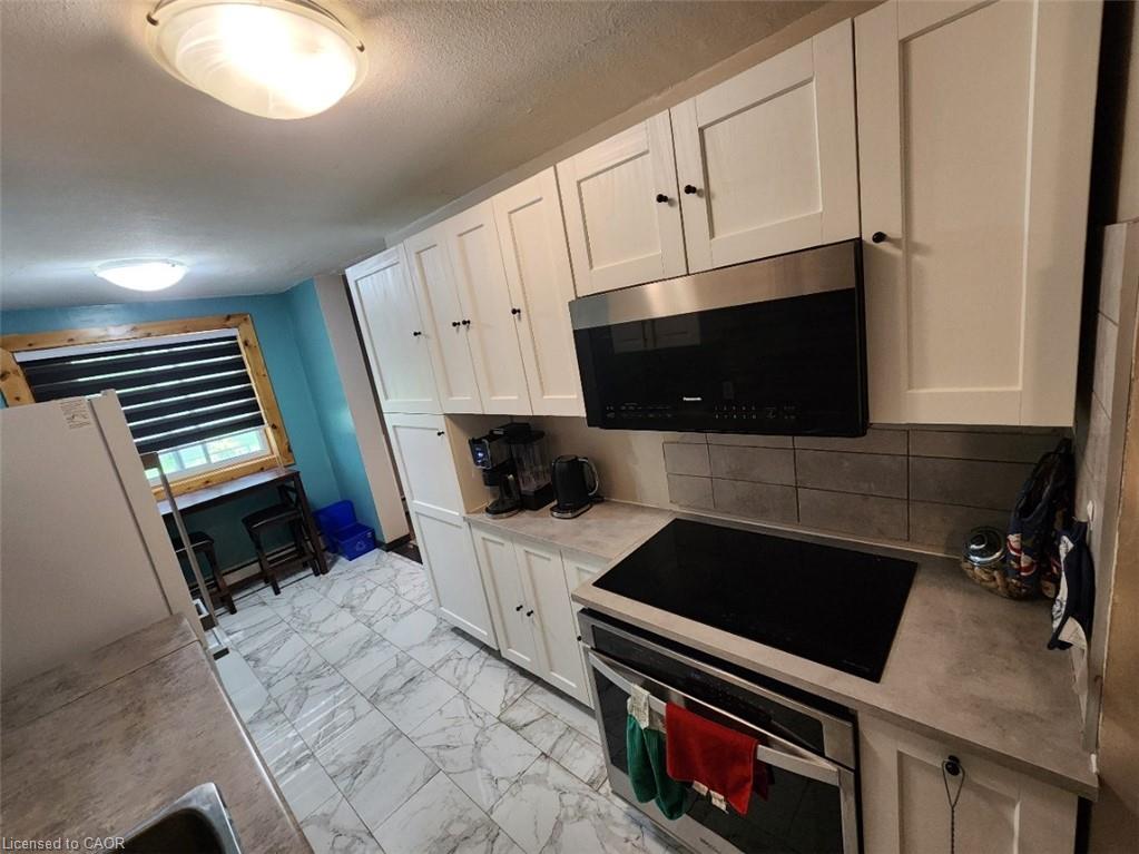 6-689 Barber Avenue N Property Photo 23