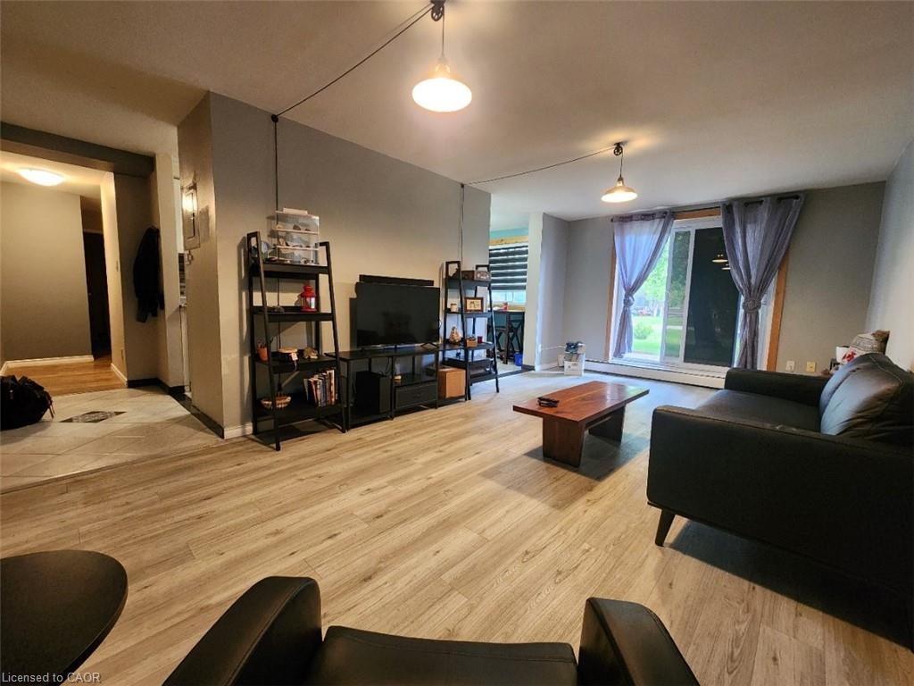 6-689 Barber Avenue N Property Photo 27