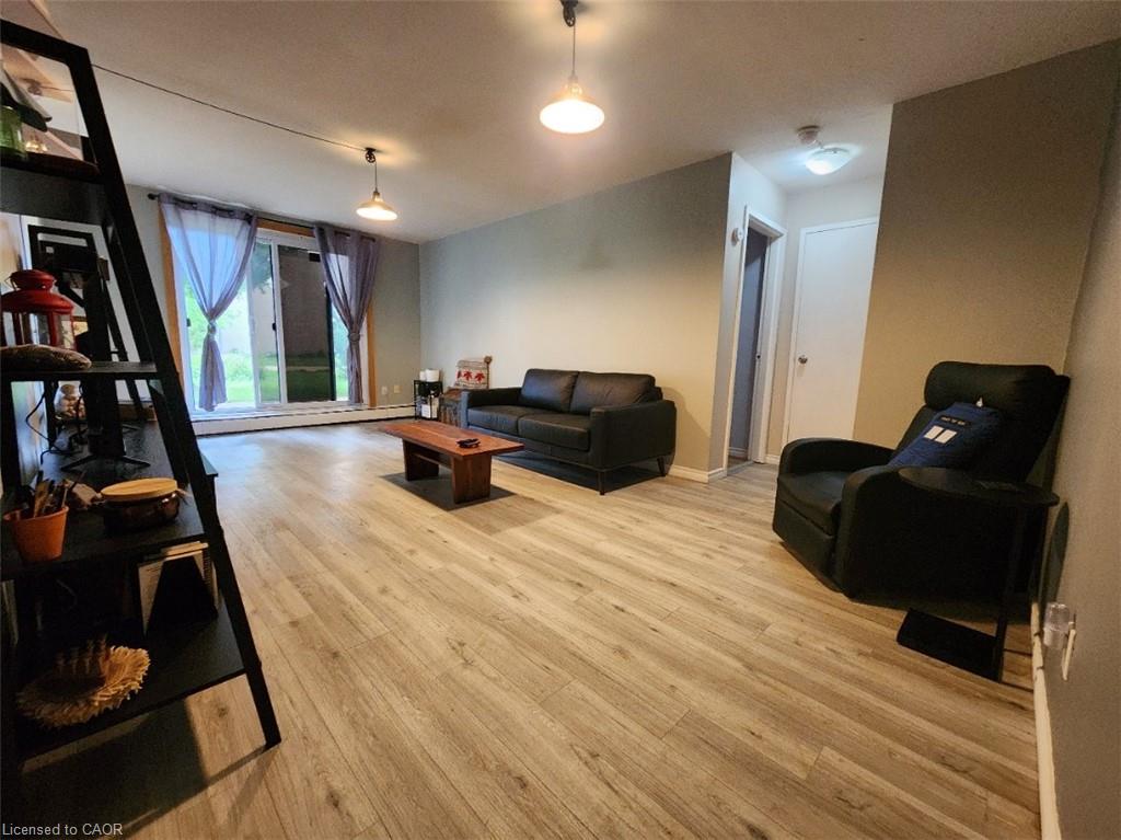6-689 Barber Avenue N Property Photo 28