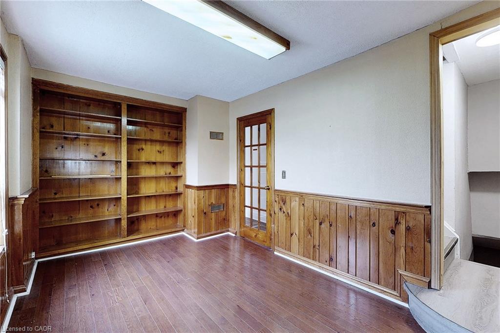 15 Colborne Street E Property Photo 6