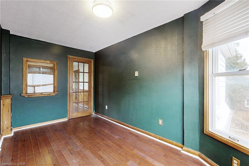 15 Colborne Street E Property Photo 13