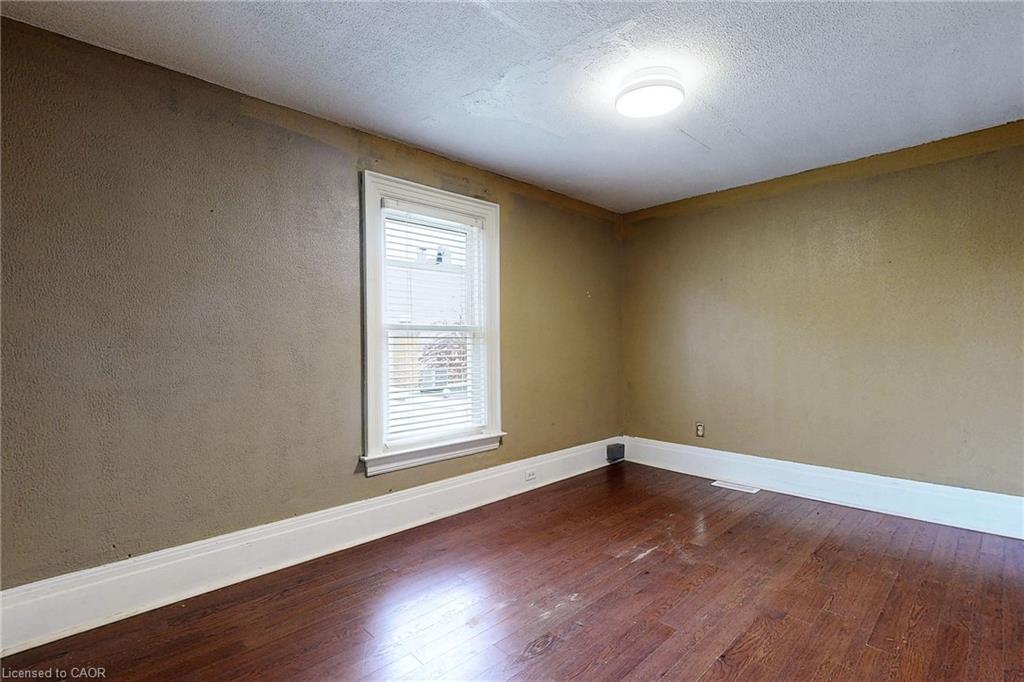 15 Colborne Street E Property Photo 18