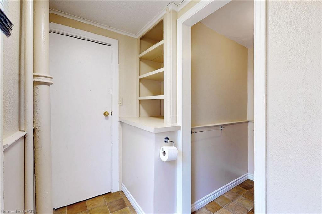 15 Colborne Street E Property Photo 26