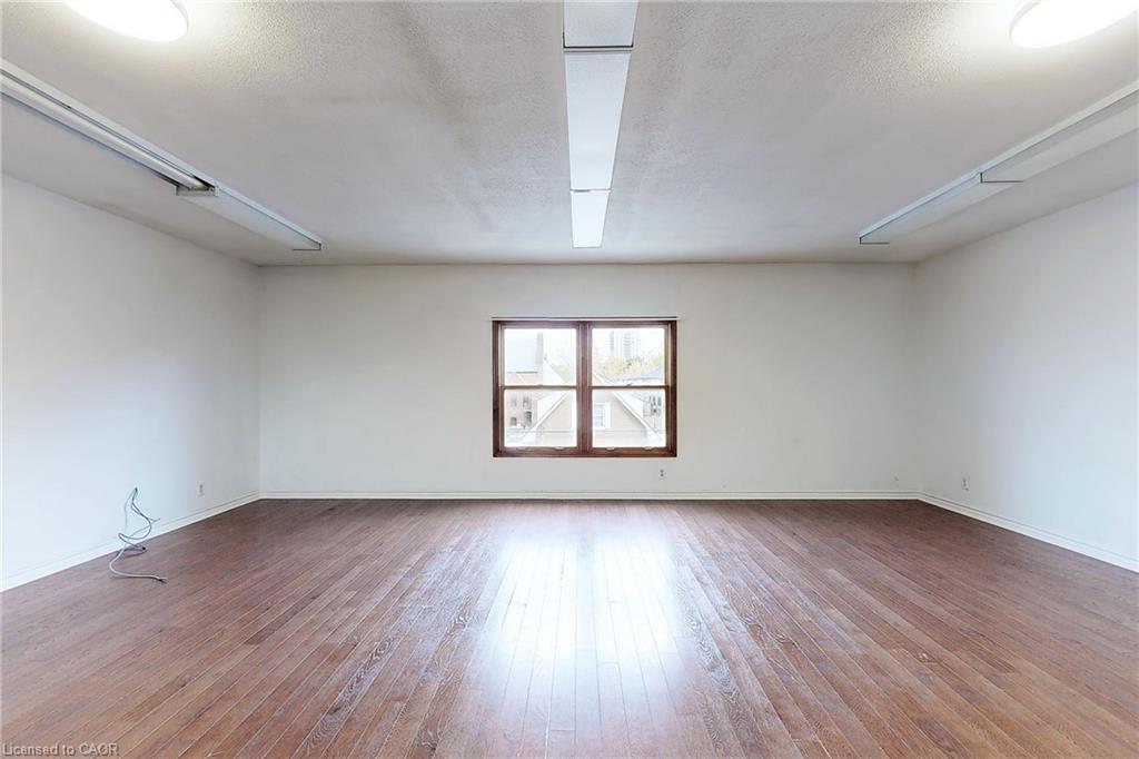 15 Colborne Street E Property Photo 28