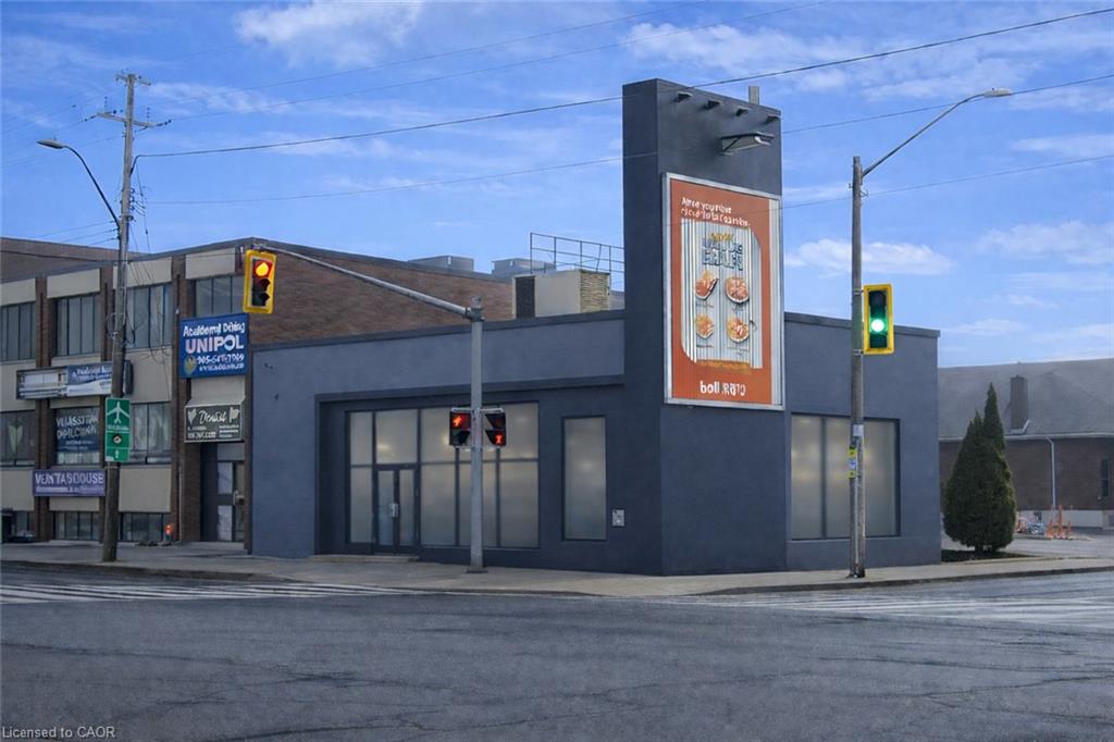634 Upper James Street Property Photo 1
