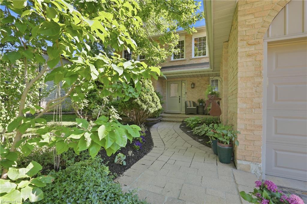 463 Gowland Crescent Property Photo 6