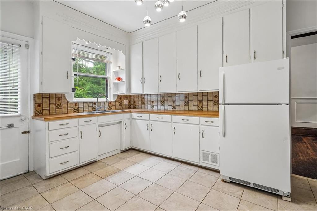 33 Saint Clair Avenue Property Photo 15