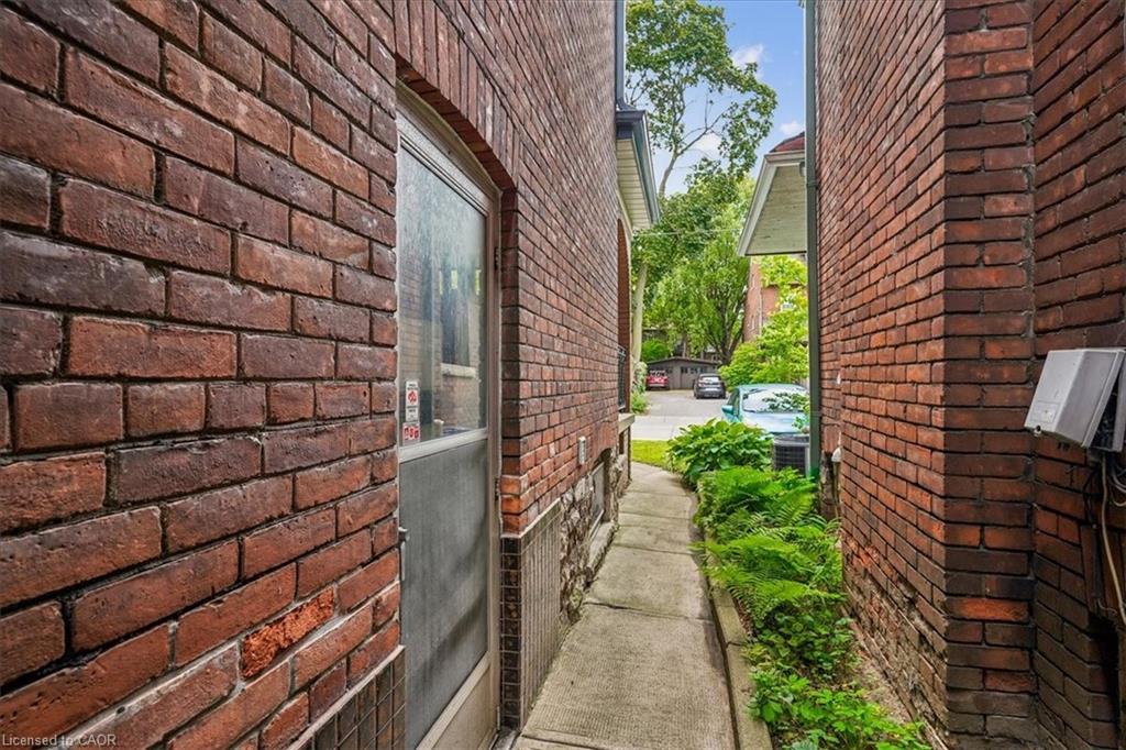 33 Saint Clair Avenue Property Photo 34