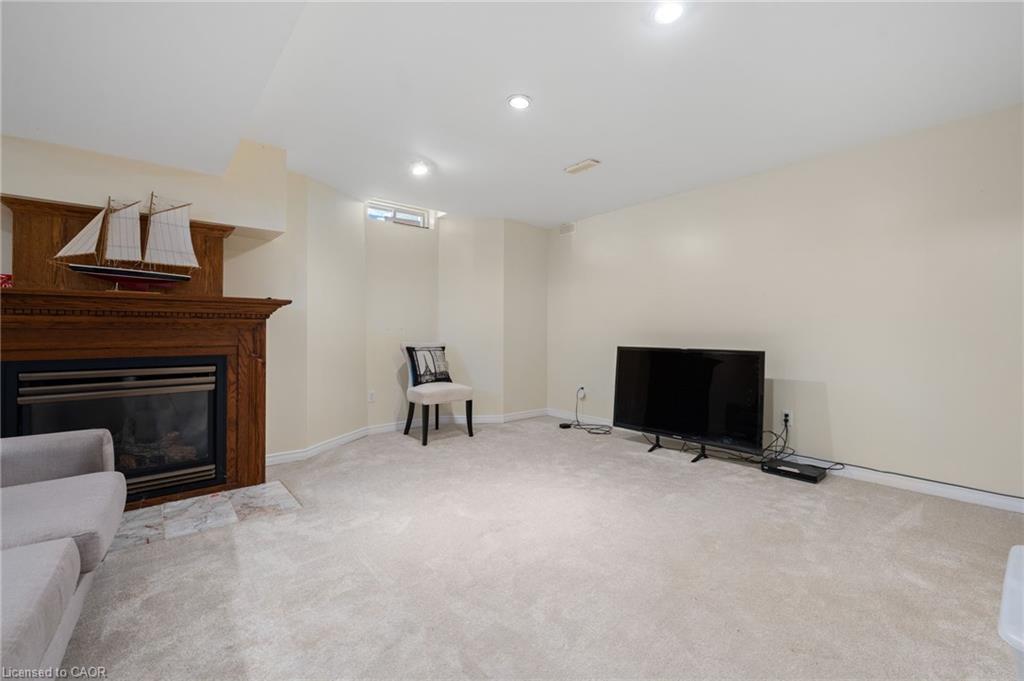 16-19 Somerset Drive Property Photo 22