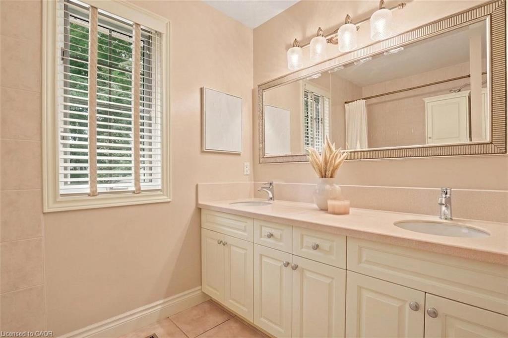 709 Glasgow Street Property Photo 35