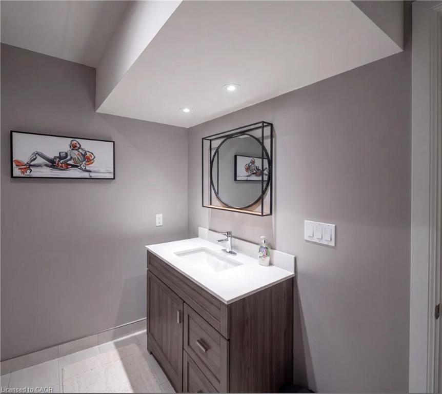 7 Apex Court Property Photo 38