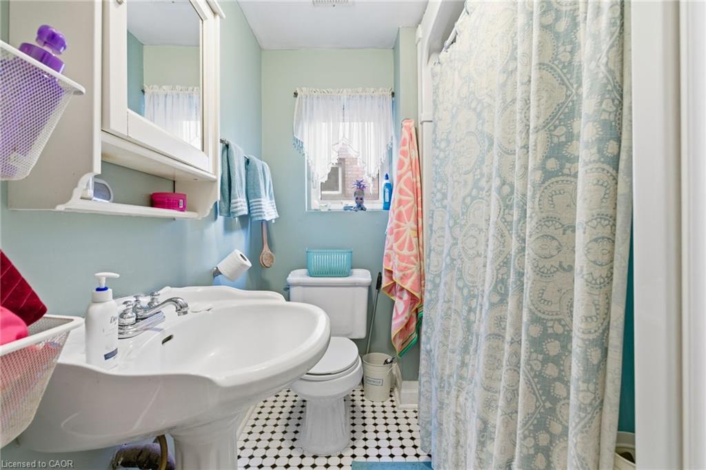 30 Ontario Avenue Property Photo 16