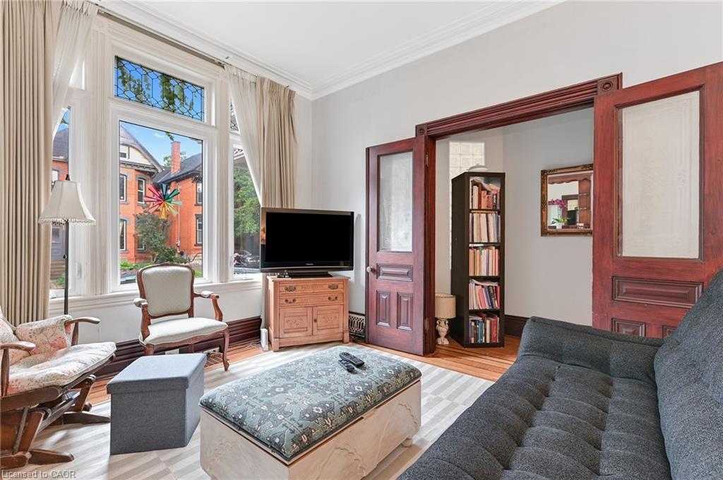 30 Ontario Avenue Property Photo 19