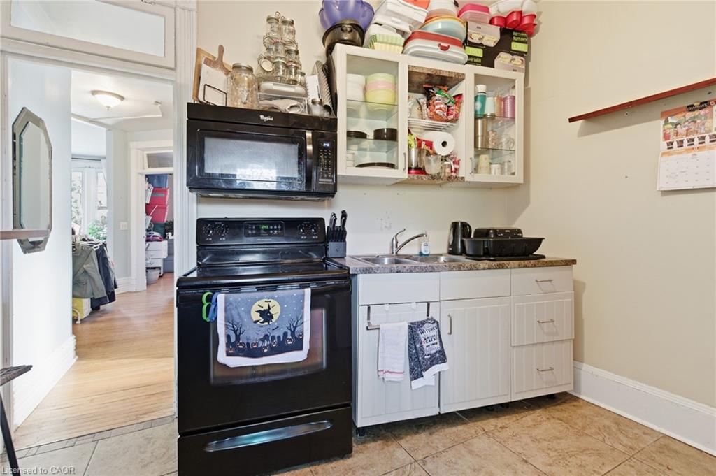 30 Ontario Avenue Property Photo 31