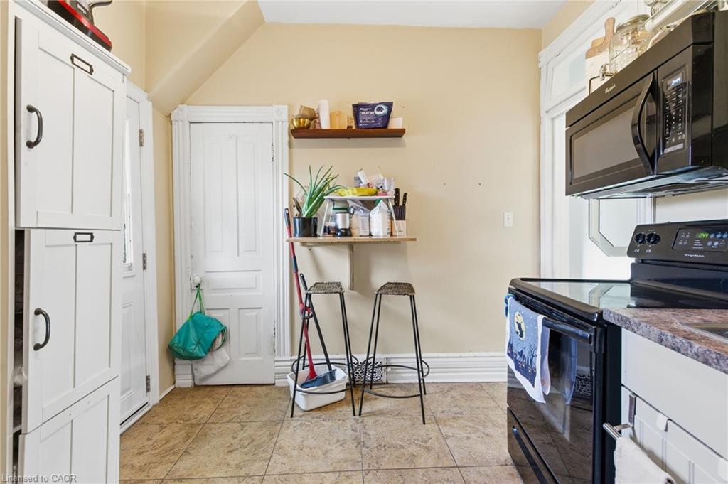 30 Ontario Avenue Property Photo 32