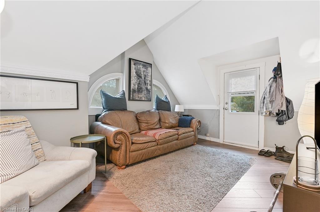 30 Ontario Avenue Property Photo 37