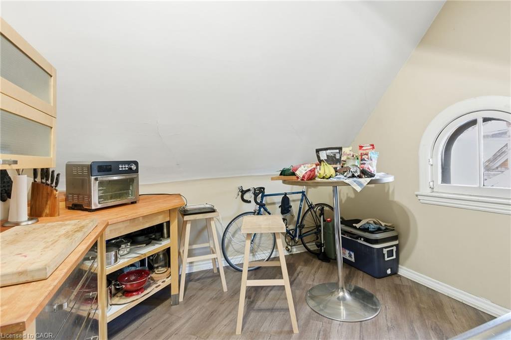 30 Ontario Avenue Property Photo 39