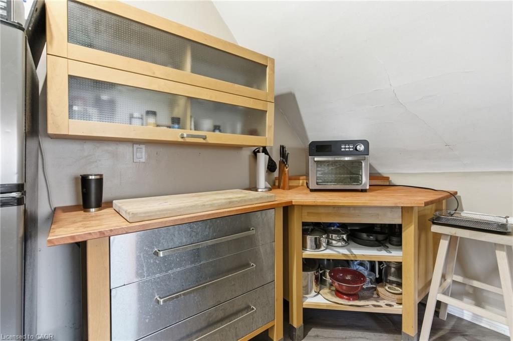 30 Ontario Avenue Property Photo 41
