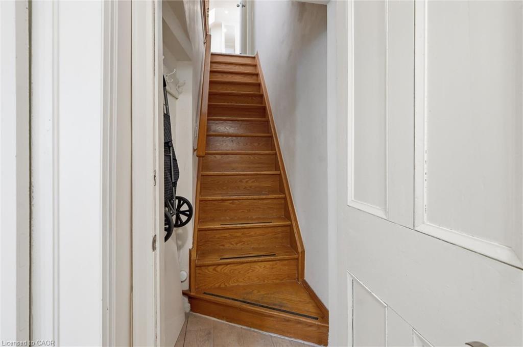 77 Murray Street E Property Photo 17