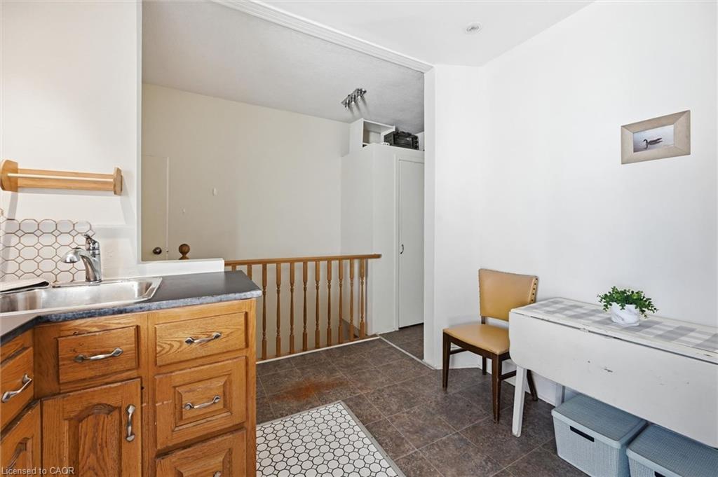 77 Murray Street E Property Photo 22