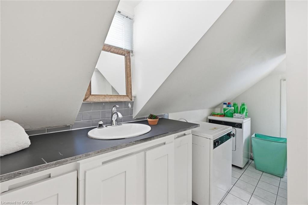 77 Murray Street E Property Photo 28