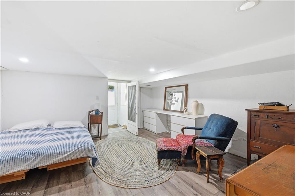 77 Murray Street E Property Photo 31
