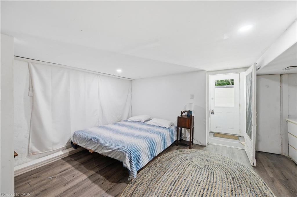 77 Murray Street E Property Photo 32